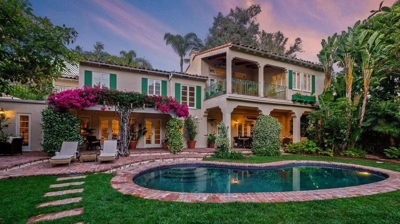 Contents of 5,000 sqft. Brentwood Estate Photo